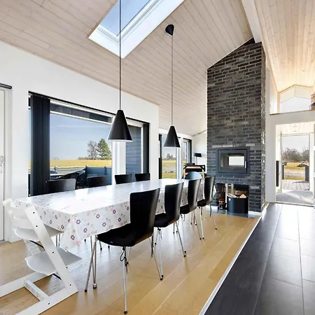 Beautiful Summer House In Hébergement de vacances Spodsbjerg