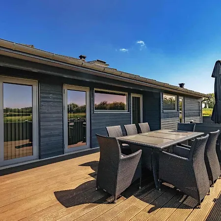 Beautiful Summer House In Hébergement de vacances *