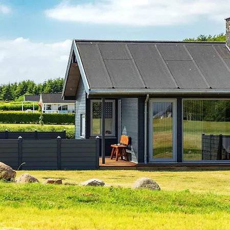 Beautiful Summer House In Ferienhaus *