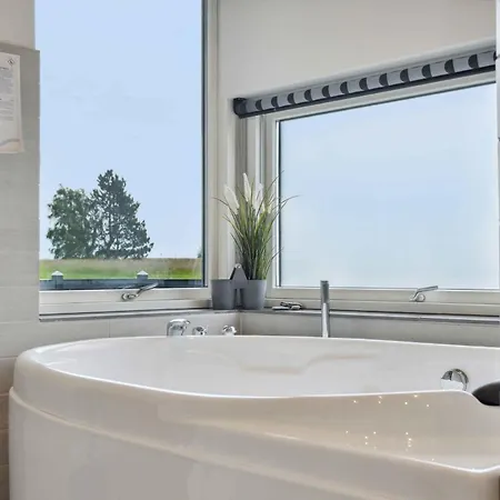 Beautiful Summer House In Ferienhaus Spodsbjerg