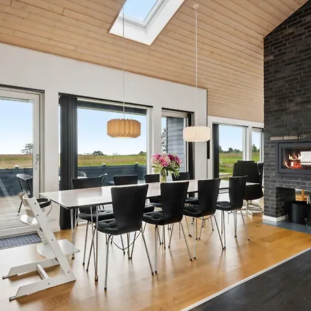 Beautiful Summer House In Spodsbjerg
